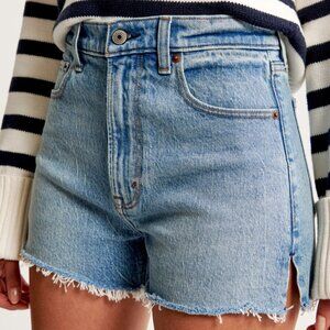 Abercrombie & Fitch Light Medium High Rise Mom Short (size 27/4)